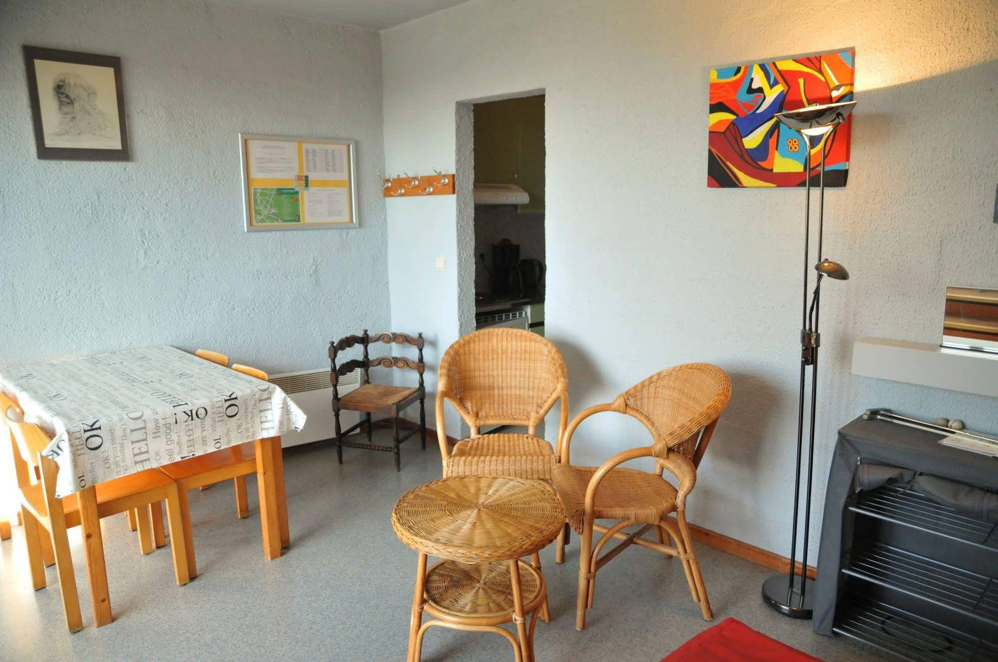 Espinette Hotel Biron Екстериор снимка