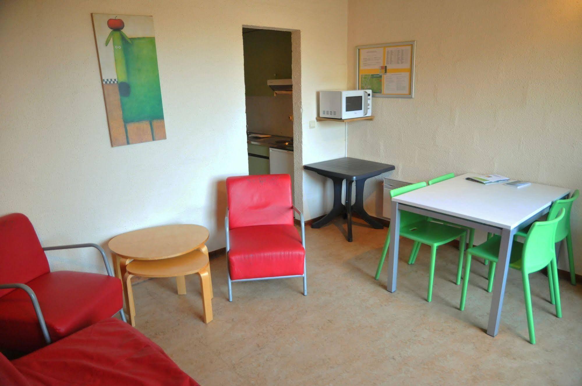 Espinette Hotel Biron Екстериор снимка