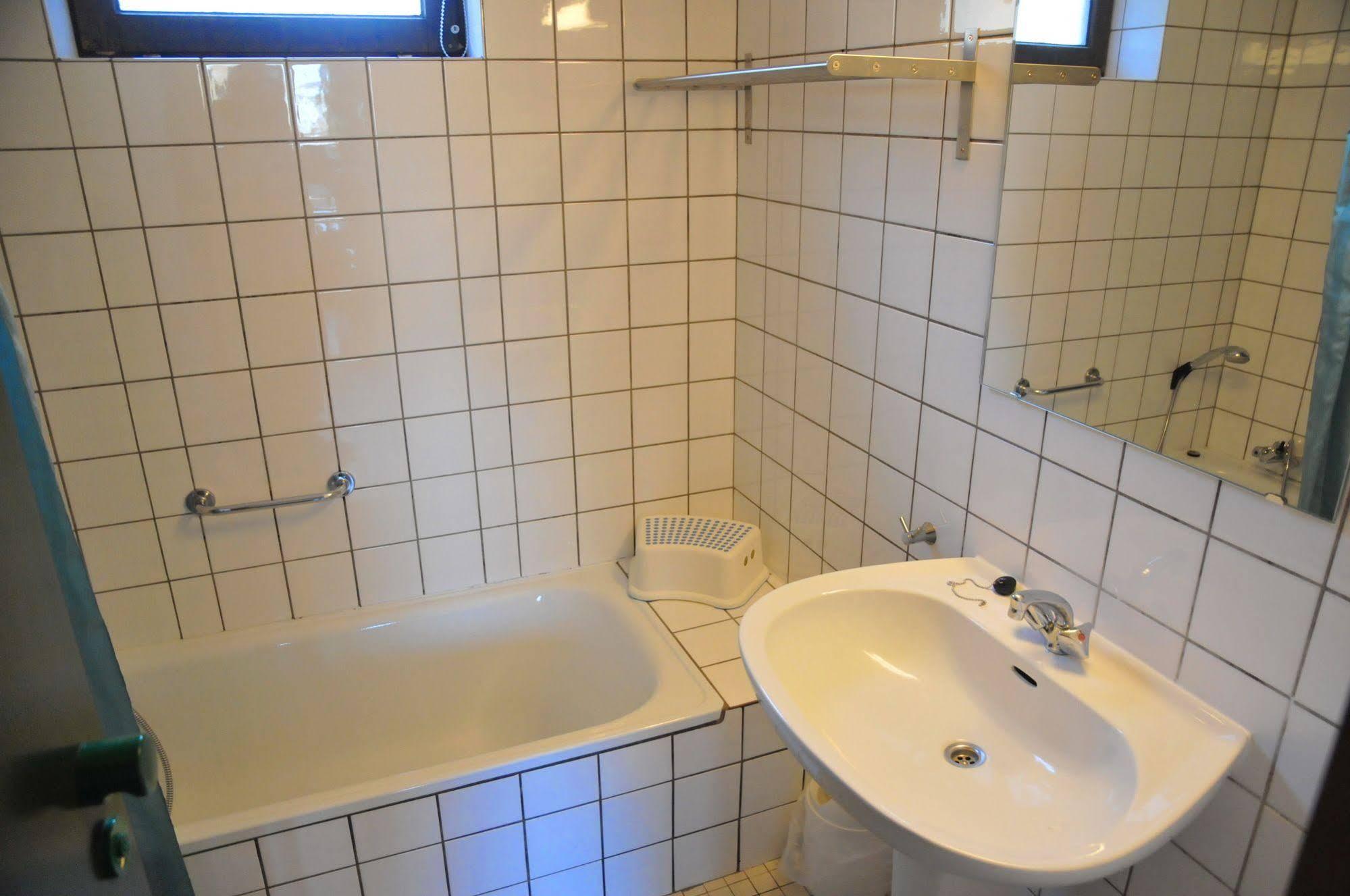 Espinette Hotel Biron Екстериор снимка