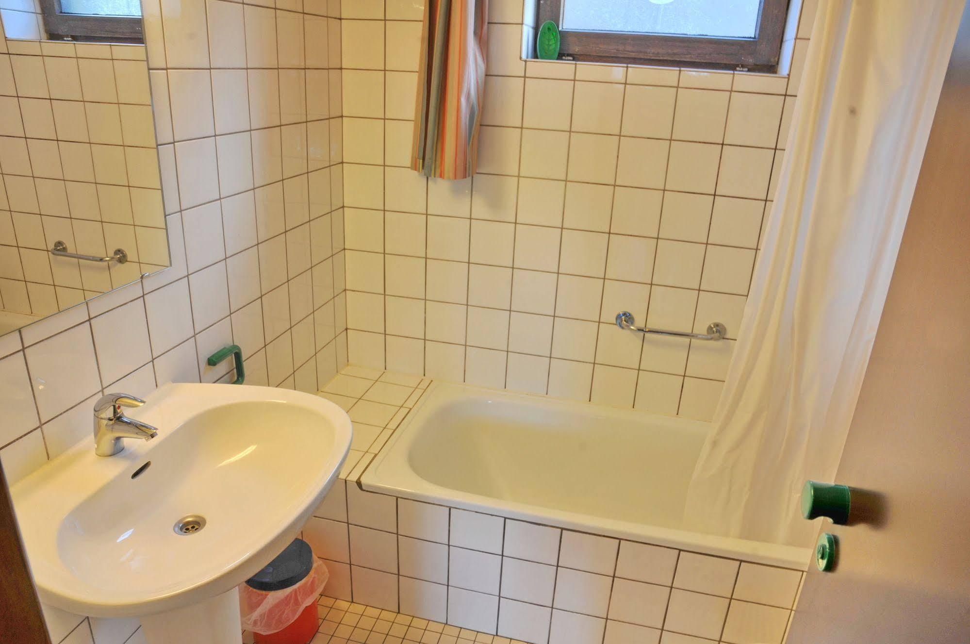 Espinette Hotel Biron Екстериор снимка